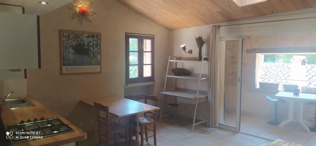 Les Studios De St Guilhem Saint-Guilhem-le-Desert Zewnętrze zdjęcie